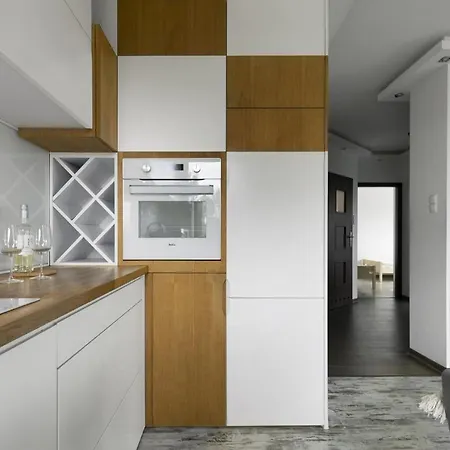 Beachside & Park View By Elite * Danzica