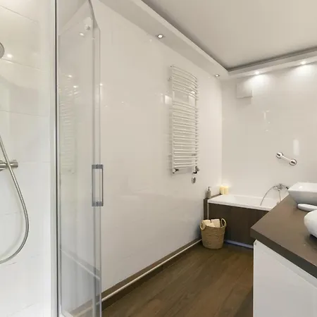 Beachside & Park View By Elite *