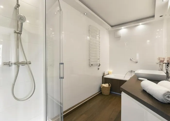 Beachside & Park View By Elite *