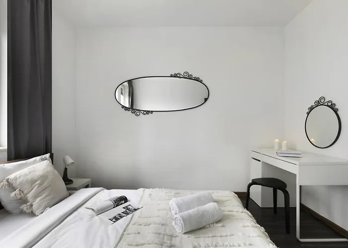 Beachside & Park View By Elite Apartament